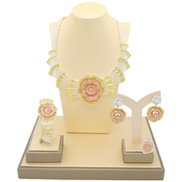 Nouvel Arrivage : Parure de Bijoux Premium pour Femme, Plaqué Or, Motif Floral, Collier, Boucles d'Oreilles et Bague, Style Tendance pour Mariage et Fête