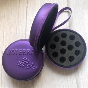 Stokta, Doterra 1ml 2ml uçucu yağlar şişe mor PU depolama yuvarlak durumda 12 flakon X 5/8 Dram - Product Image 1