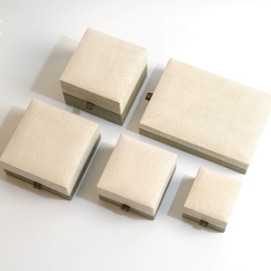 Boîte à bijoux élégante avec logo personnalisé, emballage cadeau, boîte à tiroir en papier pour colliers, bagues, boîte de rangement couleur lin - Product Image 3