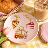 Emaille voedsel sleutelhanger op maat gemaakte metalen sleutelring dessert charme regenboog bloem pizza sleutelhanger voor tas charme en promotioneel cadeau