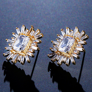 ต่างหูแบบติดหูทรงสี่เหลี่ยมใหญ่ RAKOL EP671 ประดับด้วยเพชรคิวบิกเซอร์โคเนียชุบทองคำขาว เครื่องประดับมินิมอลสุดหรูสำหรับผู้หญิง - Product Image 5