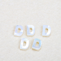 Perles de 10 mm avec trou, breloques en nacre A-Z, perles alphabet en nacre, lettres en coquillage, perles coquillages pour la fabrication de bijoux