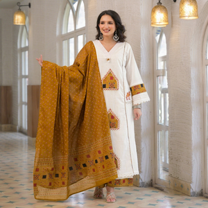 Traje de Mujer Blanco de Algodón Bordado con Dupatta Color Mostaza, Estilo Tradicional, Corte Regular, Largo hasta la Rodilla, Secado Rápido, Ropa Casual - Product Image 1