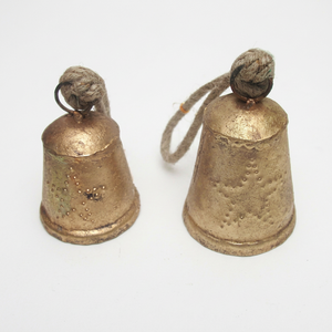 Campana Colgante de Latón Pulido con Baño de Oro, Marca Rana Overseas Inc, Estilo Musical, Origen India - Product Image 1