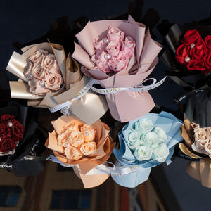 Mini Bouquet Creativo di Alta Qualità con 6 <span class=keywords><strong>Rose</strong></span> Eterne per Decorazione Auto, San Valentino, Festa della Mamma, Laurea, Pasqua, Capodanno Cinese - Product Image 3