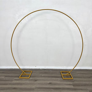 Nuevo Arco Decorativo Moderno y Romántico para Bodas, Fondo con Soporte Dorado y Acero para Eventos y Fiestas - Product Image 1
