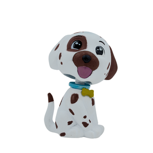 Bobblehead Dog White with Brown Dots est un animal mignon et ludique, parfait pour votre tableau de bord de voiture, votre bureau ou votre décoration intérieure. - Product Image 2