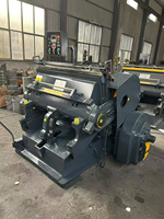 Les fabricants chinois se spécialisent dans la production de toutes sortes de machines de découpe de carton.