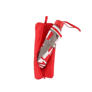 Hot Selling High-quality Outdoor Small Pocket 19 Inch Umbrella Portable Compact 3-fold Umbrella Plastic Handle Umbrella with Bag - Product Image 3