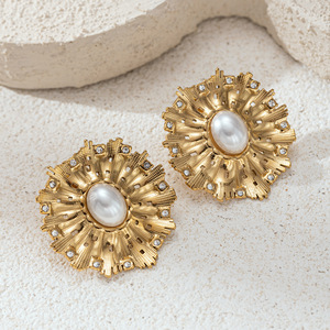 OZE Boucles d'oreilles clous pour femme en acier inoxydable, style européen-américain, luxe léger, motif floral, perles et strass, placage sous vide - Product Image 4