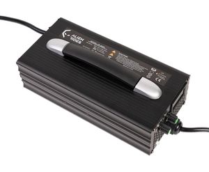 <span class=keywords><strong>Chargeur</strong></span> de batterie Li-ion haute tension 30 cellules 126V7A 900W optimisé pour monocycle, trottinette électrique, protection OTP OVP 100.8V - Product Image 1