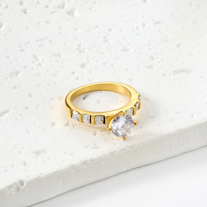 แหวนทรงเรขาคณิตประดับเพชรเซอร์โคเนียสำหรับผู้หญิง โทนสีทอง ดีไซน์ทันสมัย เหมาะสำหรับสวมใส่ทุกวัน เครื่องประดับนิ้วชี้ - Product Image 3