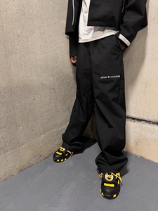 Conjunto de Chándal Personalizado con Sudadera con Cremallera y Capucha con Lavado Ácido y Efecto Desgastado y Pantalones Acampanados - Product Image 5