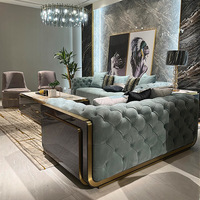 Italienischer Luxus-Wohnzimmer-Möbelsatz im Postmodernen Stil für Villen und Herrenhäuser mit Großflächiger Einteilung aus Hochwertigem Mattiertem Mikrofaserleder