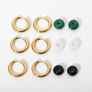 ต่างหูห่วงสแตนเลสชุบทอง 18k ประดับมุกน้ำจืด โอปอลธรรมชาติ และหยก - Product Image 5