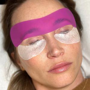 Salón <span class=keywords><strong>de</strong></span> belleza profesional Uso Bomba Precio al por mayor Parche para <span class=keywords><strong>cejas</strong></span> Parche <span class=keywords><strong>de</strong></span> silicona reutilizable para <span class=keywords><strong>cejas</strong></span> <span class=keywords><strong>de</strong></span> silicona - Product Image 3