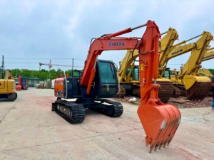 Miniexcavadora Hidráulica Hitachi ZX70 Usada de Buena Calidad, Pocas Horas de Uso, Motor y Transmisión en Perfecto Estado, Ideal para Trabajos de Paisajismo y Urbanismo - Product Image 2