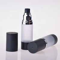 Lujo personalizado vacío recargable redondo plástico 30ml bomba sin aire botella negro 15ml bomba de vacío esmerilado botella de loción negro mate