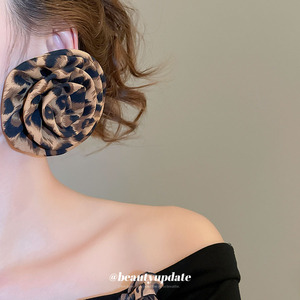 Fabric Leopard Print Flower <strong>Stud</strong> <strong>Earrings</strong> Exaggerated and Unique Style <strong>Earrings</strong> and Pendants, Niche Design Sense <strong>Earrings</strong> LJ-002 - Product Image 5