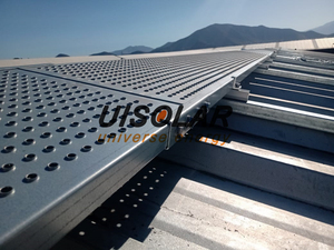 UISOLAR Passerelle de toit en acier zinc-aluminium-magnésium longue durée avec grille perforée antidérapante - Product Image 1