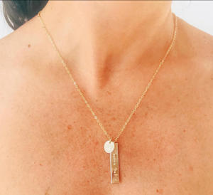 Collar Personalizado con Barra Vertical y Pequeño Disco, Collar Geométrico de Acero Inoxidable con Logotipo y Texto Grabado, Regalo - Product Image 2