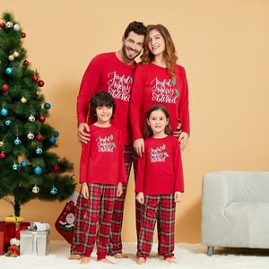Pyjamas de Noël personnalisés Joyful Merry Blessed, haut rouge et pantalon à carreaux noirs, ensemble de pyjamas assortis pour la famille, vêtements de nuit pour les fêtes, livraison directe - Product Image 2