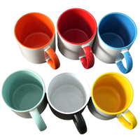 Livraison gratuite Tasse en céramique personnalisée rétro irrégulière avec logo personnalisé Tasse florale de Noël avec poignée de dessin animé drôle