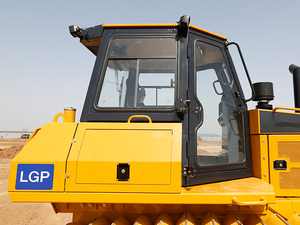 Venta Directa al por Mayor de Productos de Fábrica: Bulldozer CAT SEM818D 20T 140KW con Motor Cummins de China - Product Image 2