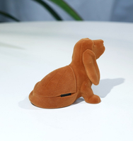 Creative et exquis YUANQI CUTA Style solide marron Flip chien en peluche anneau collier bijoux velours boîte d'emballage pour la fête des pères
