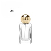 Vente en gros de flacons de parfum carrés en verre de 25 ml avec finition mate et impression sur écran, pulvérisateur à pompe et diffuseur à bâtonnets personnalisables en couleur