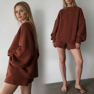 Ensemble de vêtements pour femmes, sweat-shirt à col rond et short en tissu corduroy de haute qualité, confortable et personnalisé - Product Image 1