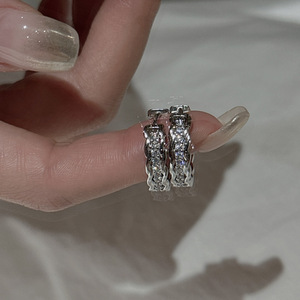 Anneaux de mode en argent sterling S925, élégants, micro-sertis français, luxe léger, design simple et élégant, torsades de beignets frits - Product Image 4