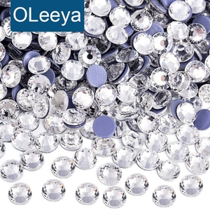Strass thermocollants de qualité A4, couleurs cristal AB, vente en gros Oleeya Factory pour accessoires de vêtements et robes - Product Image 1