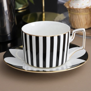 Tasses à café en céramique, cadeau de mariage tasses à thé et soucoupes en <span class=keywords><strong>porcelaine</strong></span> noire avec votre logo de 250ml - Product Image 1