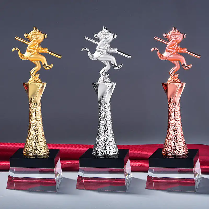 Trofeo di cristallo personalizzato per la compagnia di cristallo creativo pentagono artigianato Souvenir trofeo di cristallo bianco