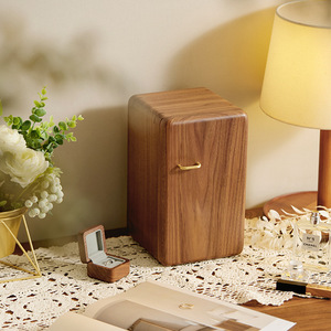 Boîte à bijoux en bois massif de style réfrigérateur, boîte à bijoux exquise en bois de noyer pour colliers et boucles d'oreilles, rangement de bijoux pour la maison et le bureau - Product Image 1
