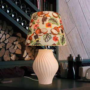 Lampe de table en céramique de style tropical, lampe de chevet, lampe de bureau, abat-jour en tissu, lampe de lecture - Product Image 2