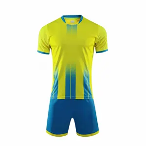 Vente en gros de vêtements de football de mode confortables de haute qualité exercice de santé en plein air 2024 maillot de football personnalisé à main complète