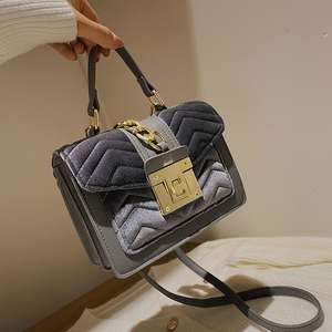 <span class=keywords><strong>Sac</strong></span> à <span class=keywords><strong>main</strong></span> en velours 2025 automne hiver chaud doux <span class=keywords><strong>sac</strong></span> à bandoulière et sacs à <span class=keywords><strong>main</strong></span> Designer chaînes de mode PU velours côtelé <span class=keywords><strong>sac</strong></span> à bandoulière pour les femmes - Product Image 6