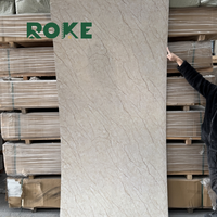 Panneau et panneau muraux de décoration intérieure en marbre alternatif d'usine OEM Revêtement UV en marbre imité Feuille de plastique PVC