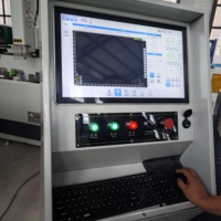 Machine de perçage et de fraisage CNC OUWO 3200 mm avec table rotative et moteur servo pour le traitement des trous et des profils en aluminium et en PVC.