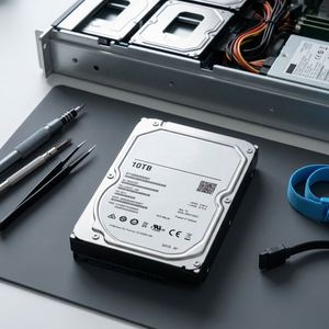 ฮาร์ดไดรฟ์ภายใน ST10000VE001 ความจุ 10TB SATA AF ขนาด 3.5 นิ้ว สำหรับจัดเก็บข้อมูลเซิร์ฟเวอร์ - Product Image 5