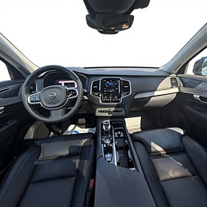 Voitures d'occasion 2024 XC90 Recharge Plug-In Hybrid T8 Ultimate Bright Theme 7 places AWD à vendre, transmission automatique 8 vitesses - Product Image 3