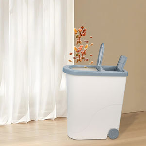 30L/32L hermético <span class=keywords><strong>Pet</strong></span> <span class=keywords><strong>Food</strong></span> recipiente de armazenamento com rodas empilháveis Gray White Bin Incluir 2-Cup colher para fácil mobilidade - Product Image 2