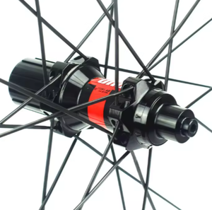 Jeu de Roues de Vélo en Fibre de Carbone T800 Léger Fabriqué en Usine, Roues de Vélo de Route à Disque 700C, Jantes Personnalisées pour Vélo de Route - Product Image 6