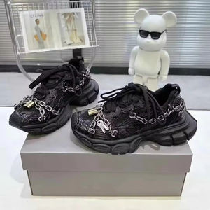 Chaussures basses rétro en maille à lacets avec logo personnalisé de designer, taille 3XL, pour hommes et femmes, baskets noires tendance, respirantes et imperméables - Product Image 2