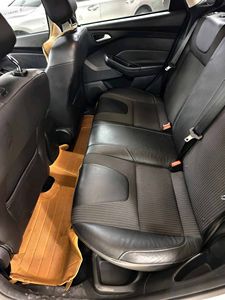 รถยนต์มือสองราคาถูกขาย <span class=keywords><strong>Ford</strong></span> <span class=keywords><strong>Focus</strong></span> ปี <span class=keywords><strong>2015</strong></span> เครื่องยนต์ <span class=keywords><strong>1.6</strong></span> ลิตร เกียร์อัตโนมัติ ไมล์น้อย พวงมาลัยซ้าย เบนซิน ซีดาน - Product Image 6