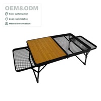 Table de camping pliante portable double face légère et moderne avec ailes en maille extensibles, plateau en bois et maille, idéale pour hôtel et salon