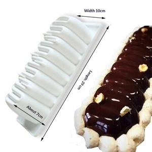 Molde de Silicona para Pastel con Forma de Oruga Tangchu, Estilo Italiano SILI, Modelo 164553, Empaque OPP - Product Image 3