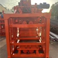 Machine à briques en béton, sans remplacement d'équipement pour différents types de briques, haute compatibilité pour les projets de construction urbaine